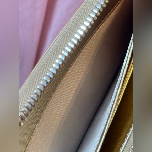 REDUCED Prada Gold Saffiano Leather zip Around Continental - Picture 14 of 15